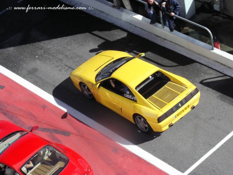 Fonds d'cran Voitures Ferrari Ferrari 348 Challenge Ferrari Days 2004