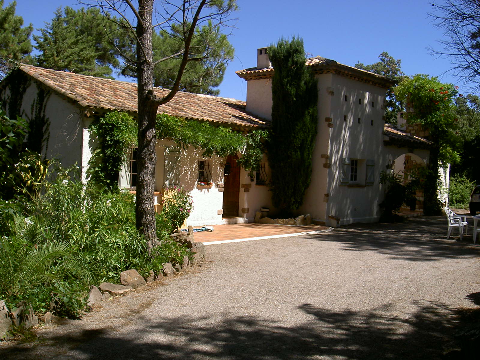 Fonds d'cran Constructions et architecture Maisons avec les cigalles