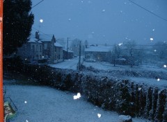 Fonds d'cran Nature Village sous la neige