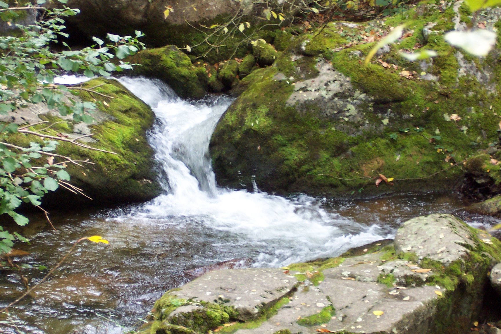 Wallpapers Nature Waterfalls Cascade du Cady 1