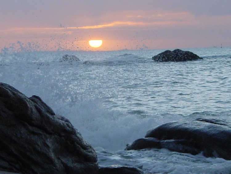 Fonds d'cran Nature Mers - Ocans - Plages feu et eau !