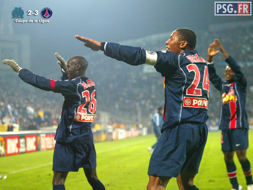 Wallpapers Sports - Leisures Football PARIS S'ENVOLE DANS LA CIEL DE marseille!!!!!