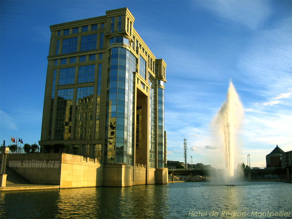 Wallpapers Trips : Europ France > Languedoc-Roussillon Montpellier: L'hotel de region