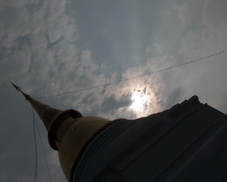 Fonds d'cran Voyages : Asie Thalande temple en contre jour