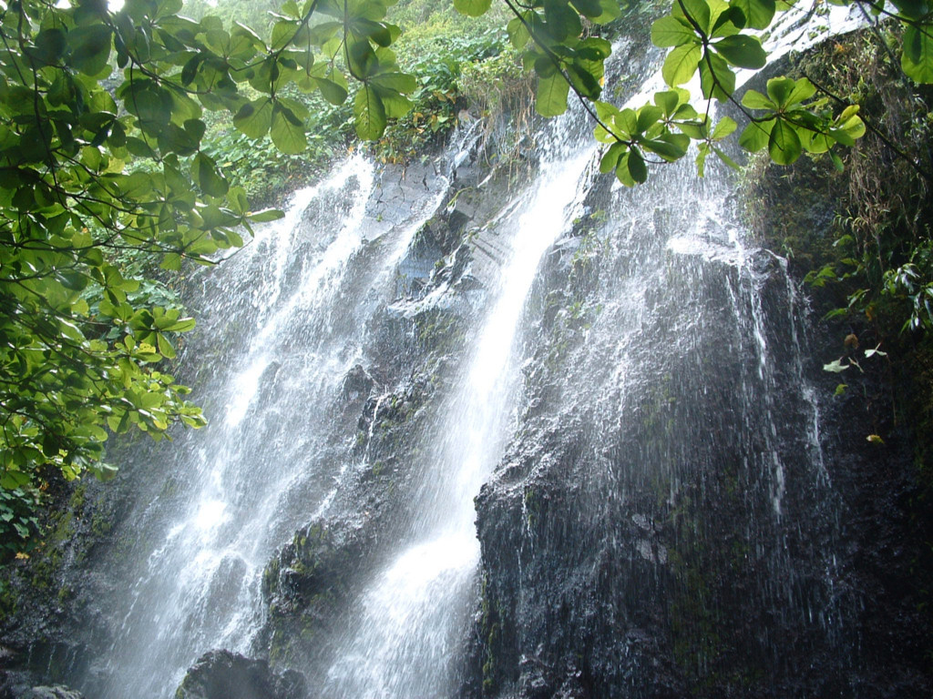 Fonds d'cran Nature Cascades - Chutes Ile de la Runion