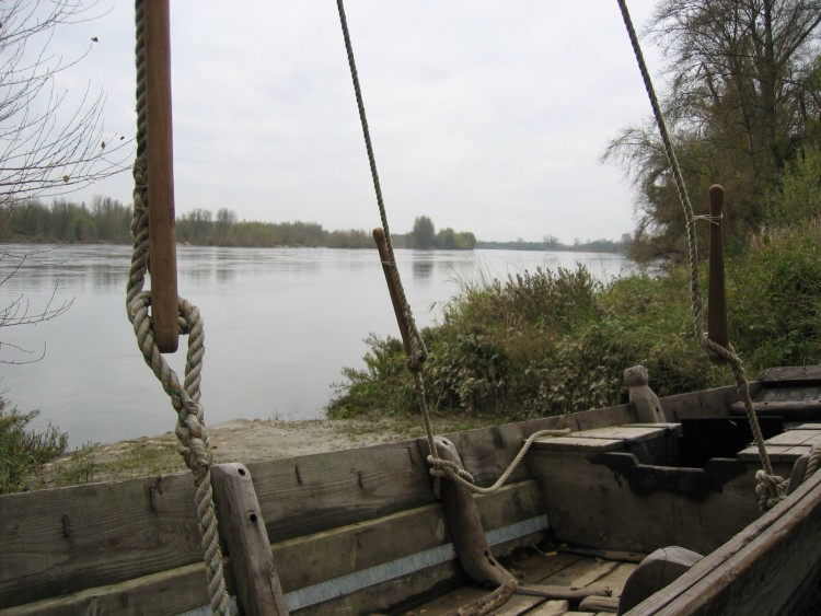 Fonds d'cran Bateaux Barques - Pirogues Vue sur la Loire