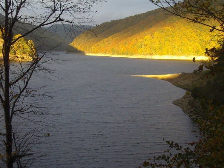 Fonds d'cran Nature Couchers et levers de Soleil barrage de Sarans dans l'Aveyron