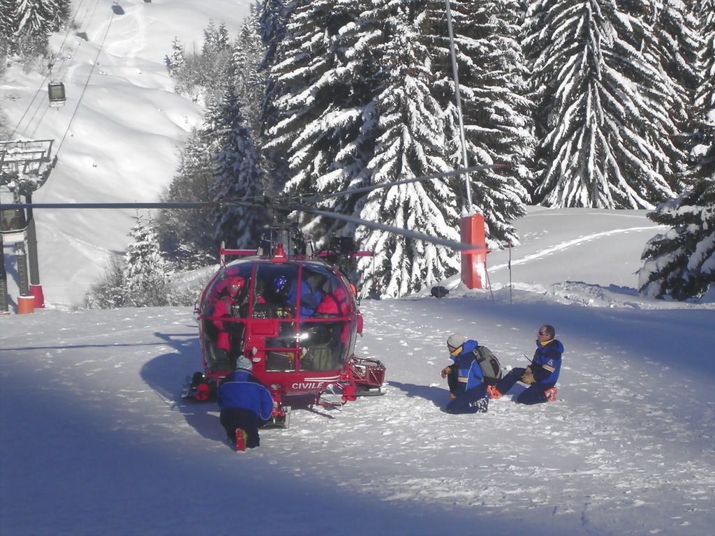 Fonds d'cran Avions Helicoptres Secours en montagne de st gervais