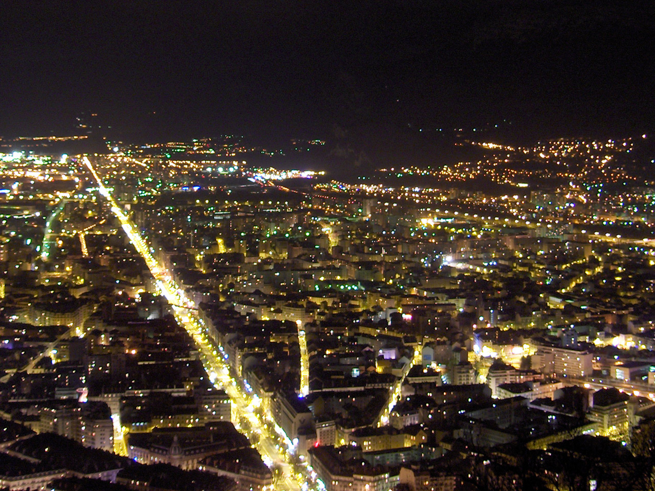 Fonds d'cran Voyages : Europe France (non prcis) grenoble la nuit