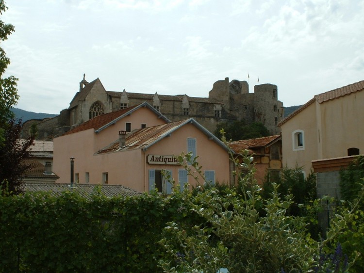 Fonds d'cran Constructions et architecture Chteaux - Palais un vieux chateau