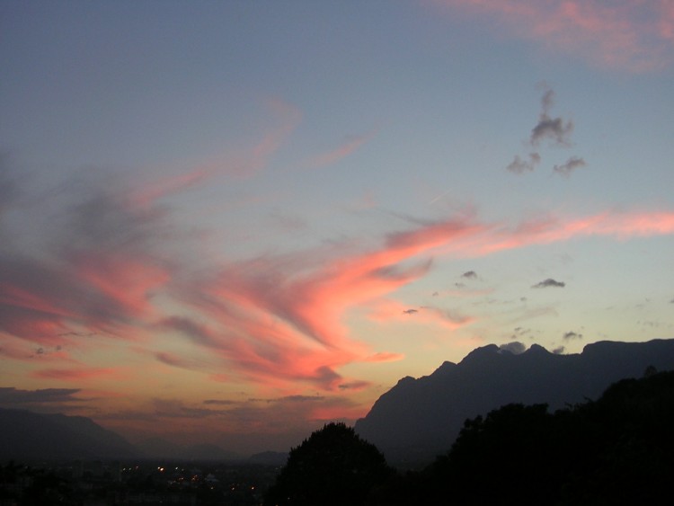 Fonds d'cran Nature Couchers et levers de Soleil albertville sous coucher de soleil