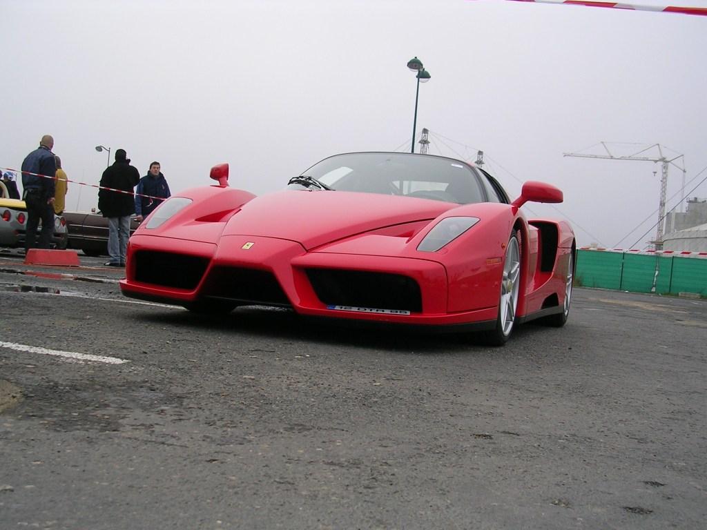 Fonds d'cran Voitures Ferrari ENZO