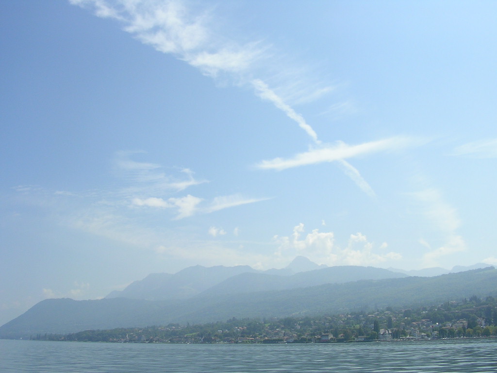 Fonds d'cran Nature Ciel - Nuages lac d'annecy