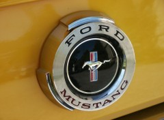 Fonds d'cran Voitures Logo Mustang