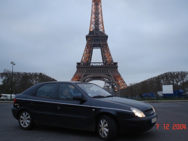 Fonds d'cran Voitures Citron Petite pose a Paris