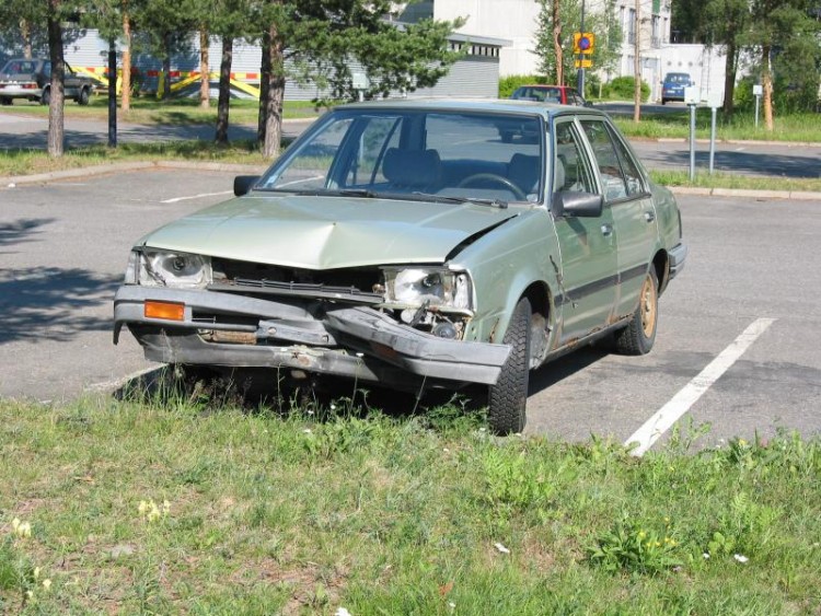 Fonds d'cran Voitures Peugeot EPAVE PEUGEOT