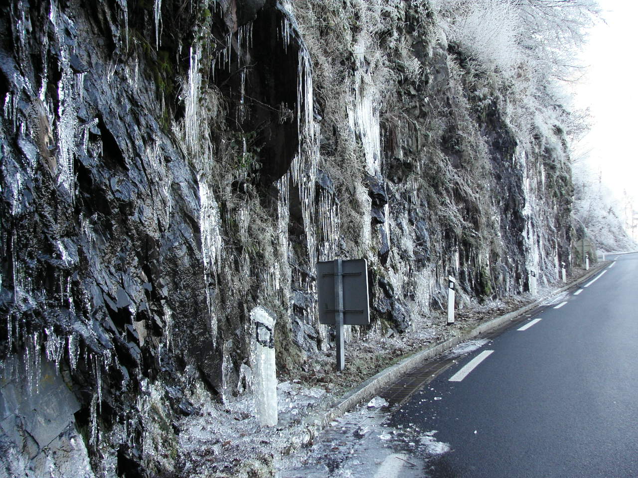 Fonds d'cran Nature Saisons - Hiver parroie rocheuse VOSGIENNE en HIVER