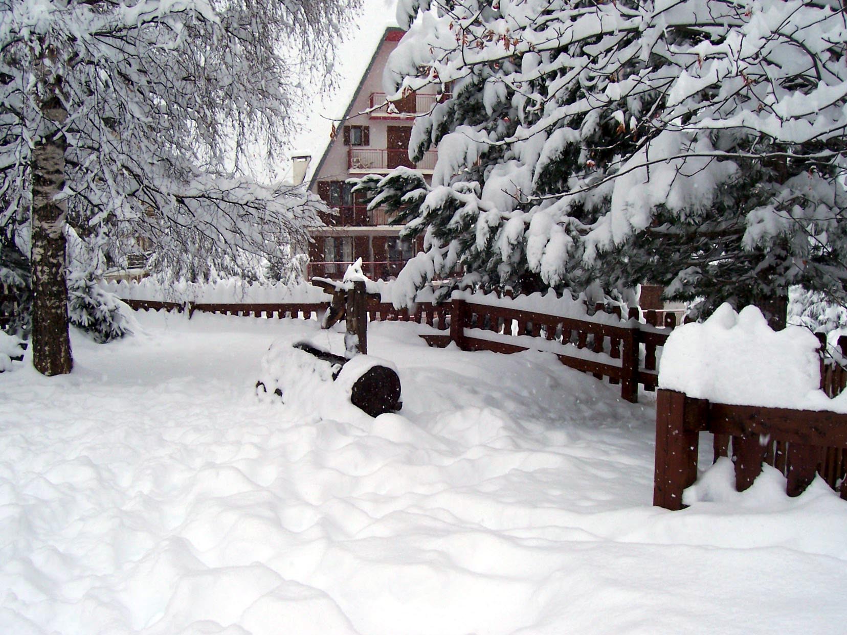 Fonds d'cran Nature Saisons - Hiver  a la station d auron