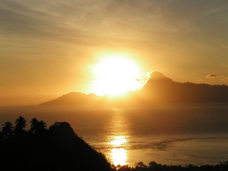 Fonds d'cran Nature Couchers et levers de Soleil Tahiti mora