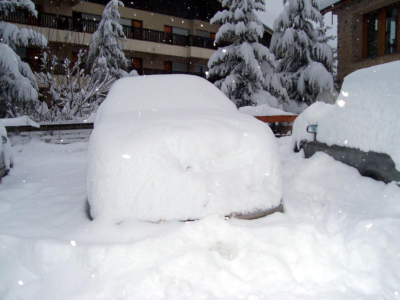 Fonds d'cran Nature Montagnes ma voiture ???????????????