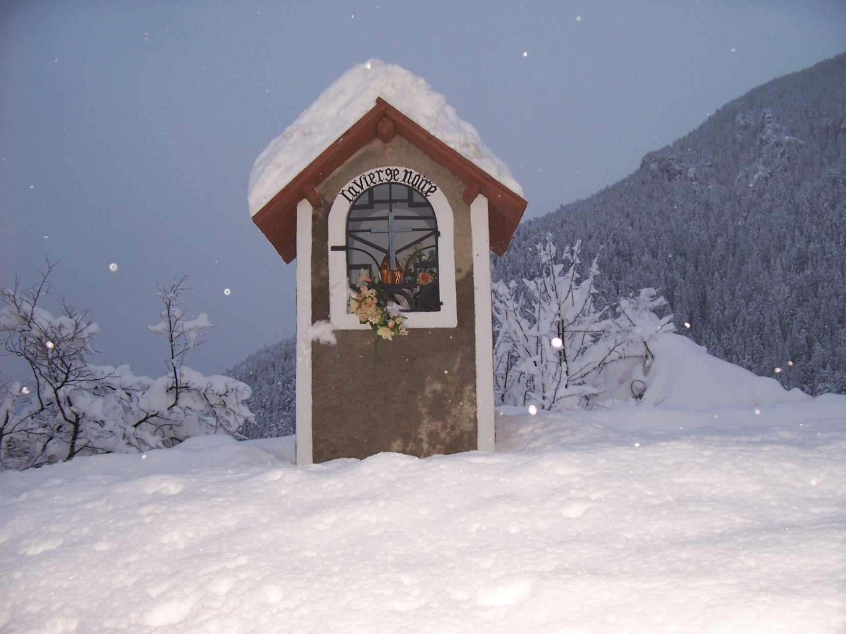 Wallpapers Nature Mountains LA VIERGE NOIRE A AURON