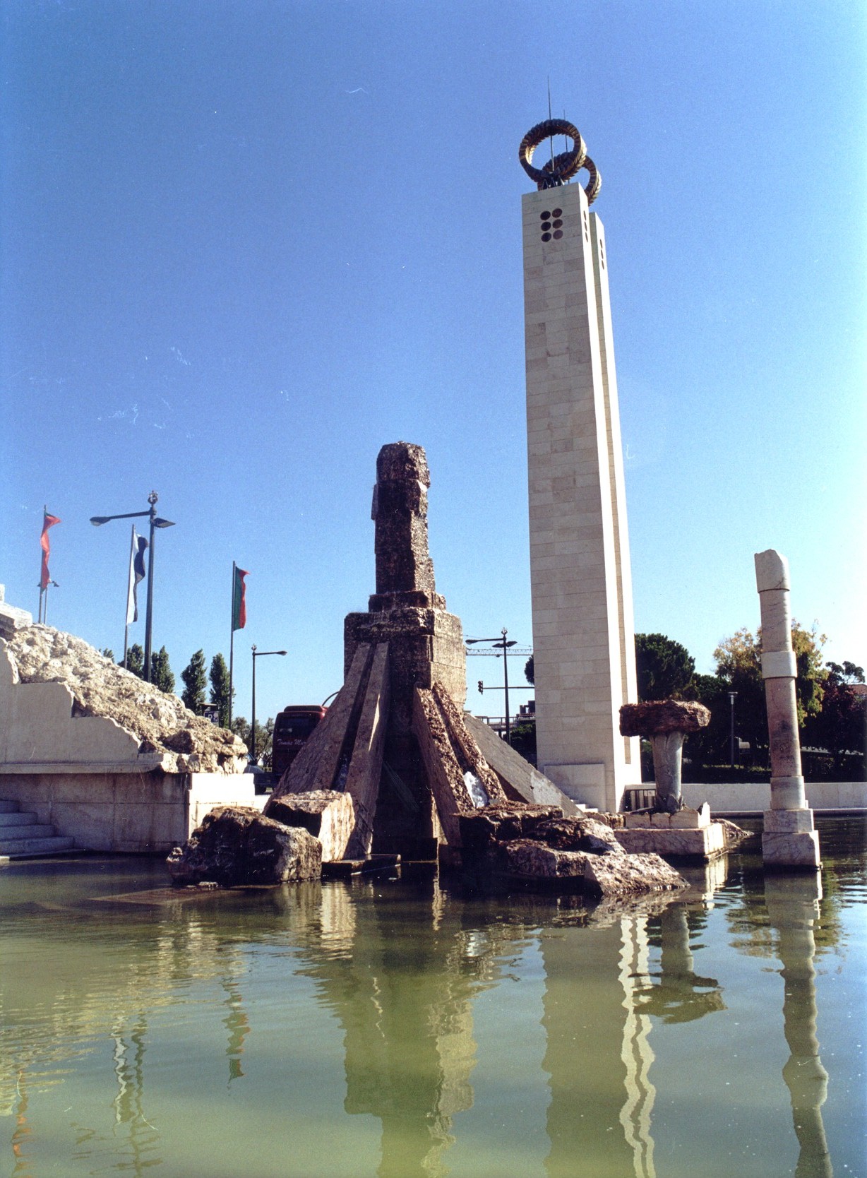 Fonds d'cran Constructions et architecture Statues - Monuments statues portugal