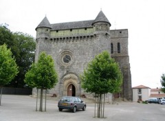 Fonds d'cran Constructions et architecture L'glise fortifie du Boupre (Vende)