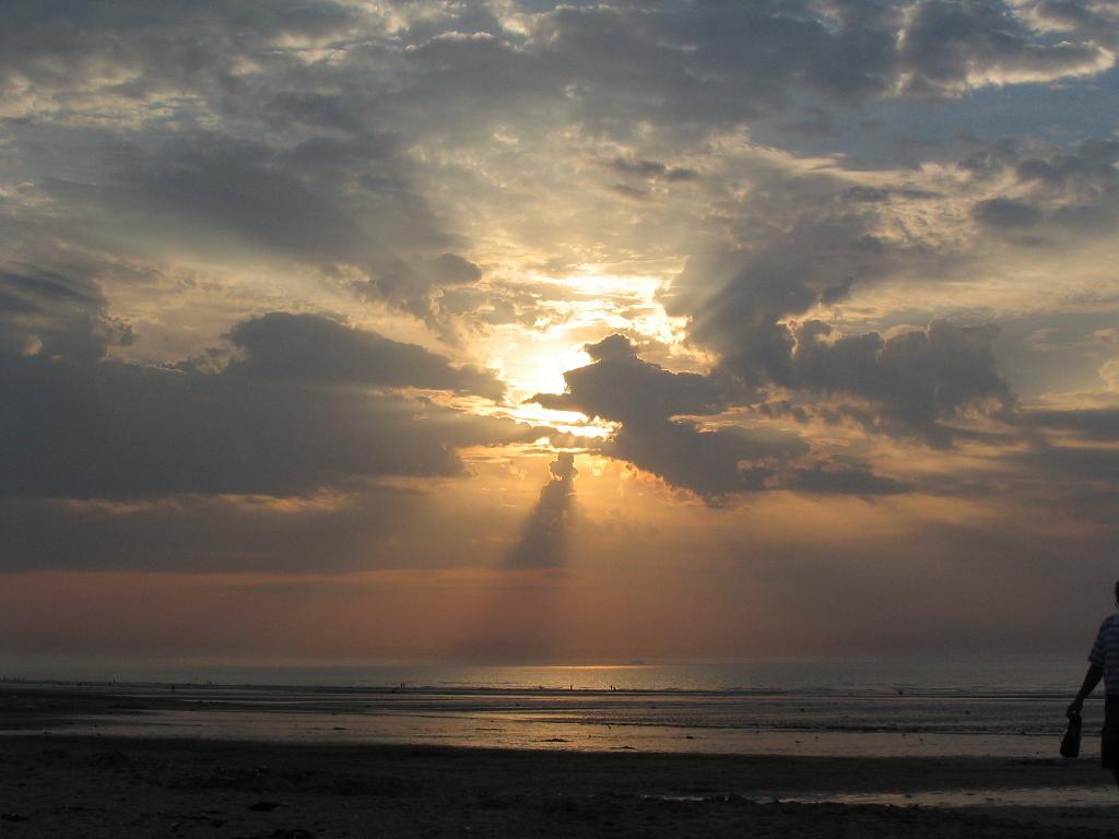 Fonds d'cran Nature Couchers et levers de Soleil Coucher de soleil sur la Manche  Cabourg (Normandie)