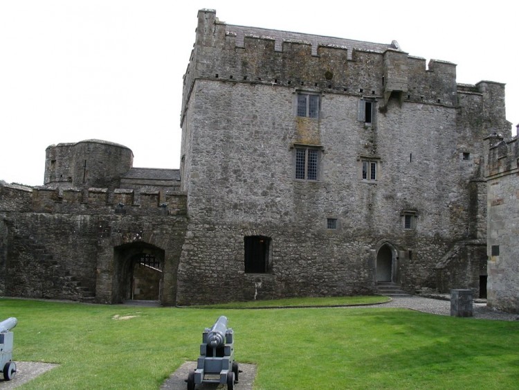 Fonds d'cran Constructions et architecture Chteaux - Palais Cahir Castle, Irlande