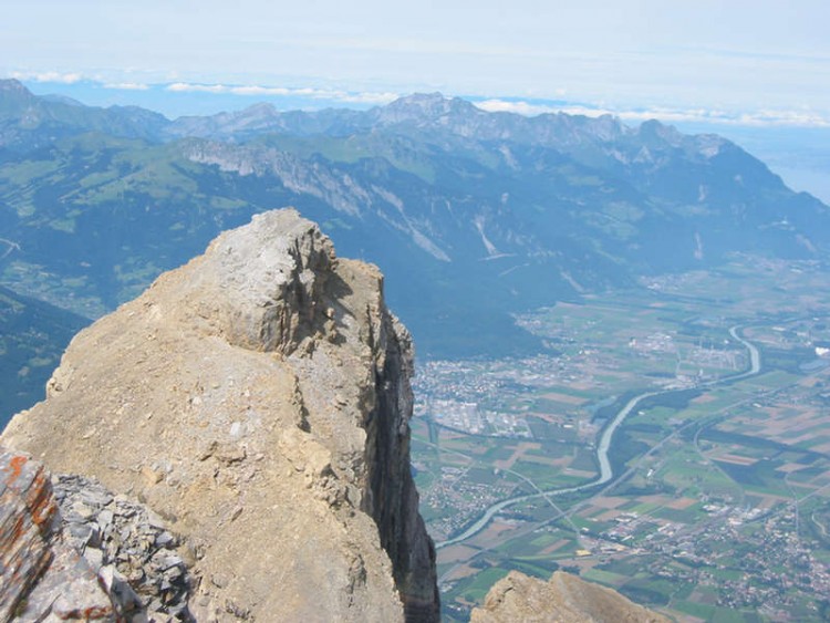 Fonds d'cran Nature Montagnes Plaine du rhne depuis Morcles