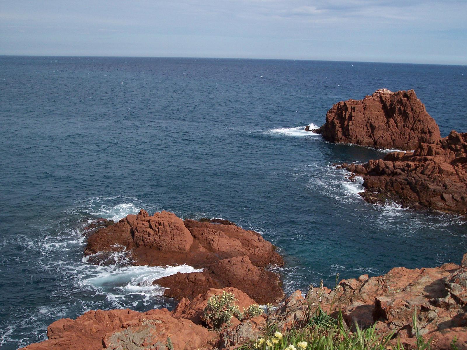 Fonds d'cran Nature Mers - Ocans - Plages Bord de mer rocheux