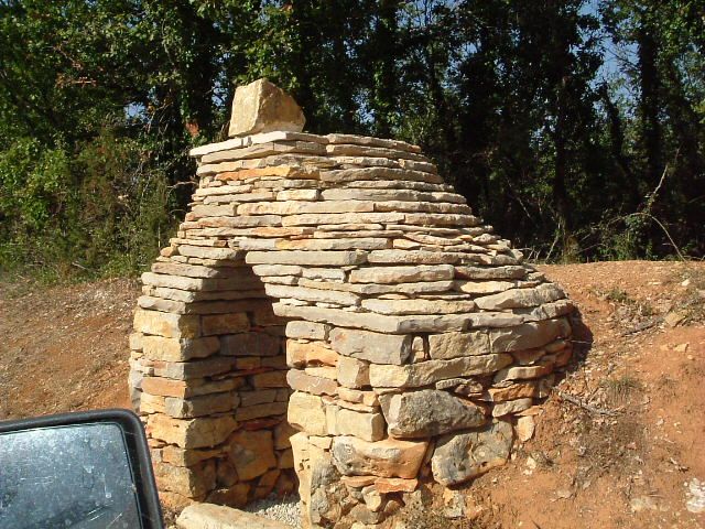 Fonds d'cran Constructions et architecture Constructions diverses Sur le bord de la route