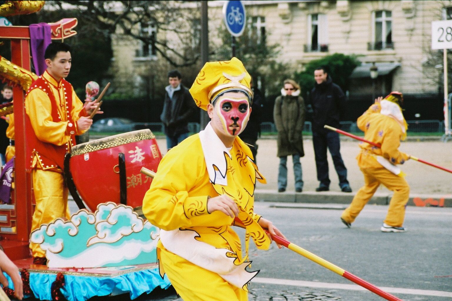 Fonds d'cran Hommes - Evnements Scnes de vie L'anne du singe 2004