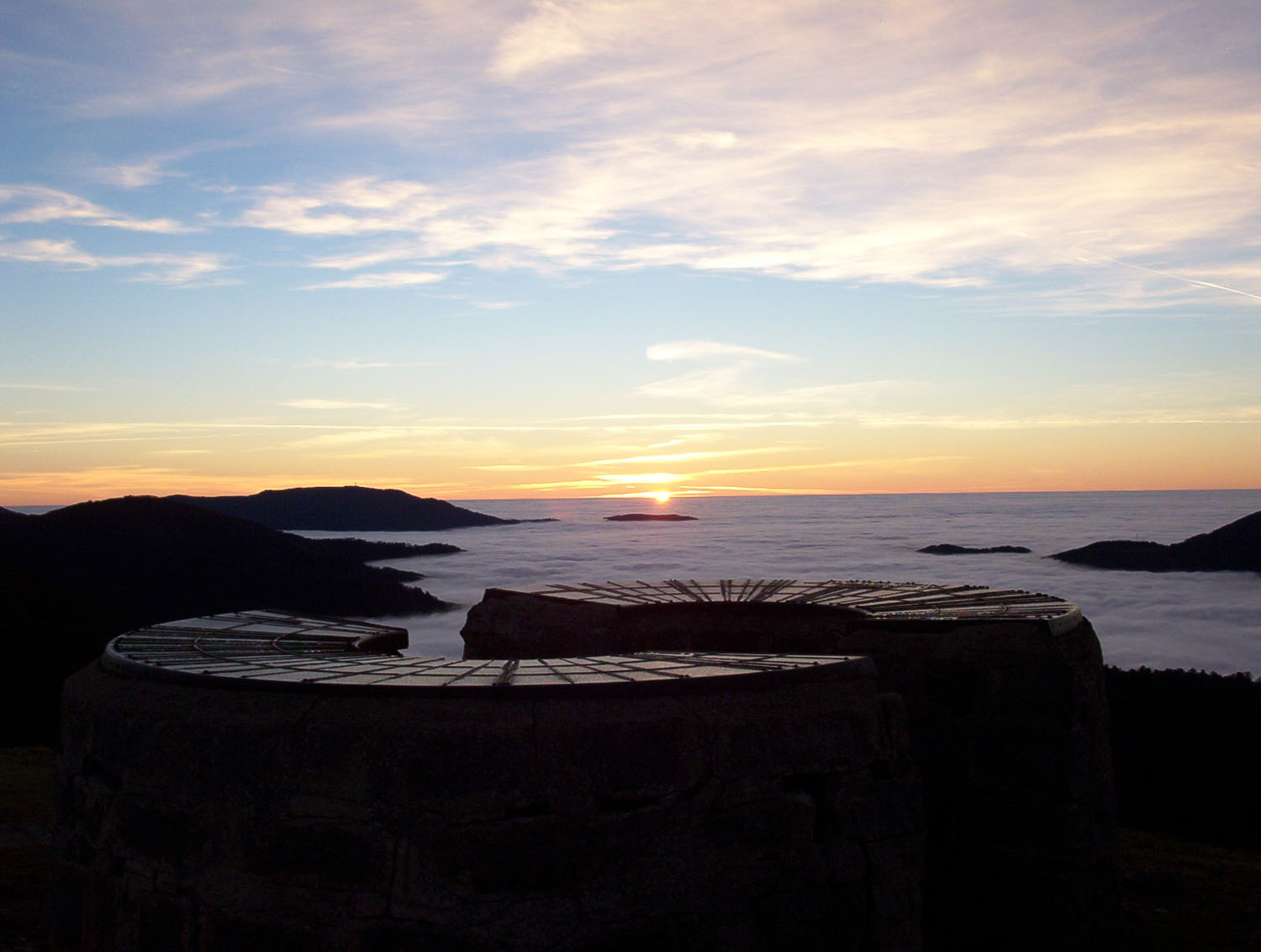 Fonds d'cran Nature Couchers et levers de Soleil mer de nuage sur l alsace