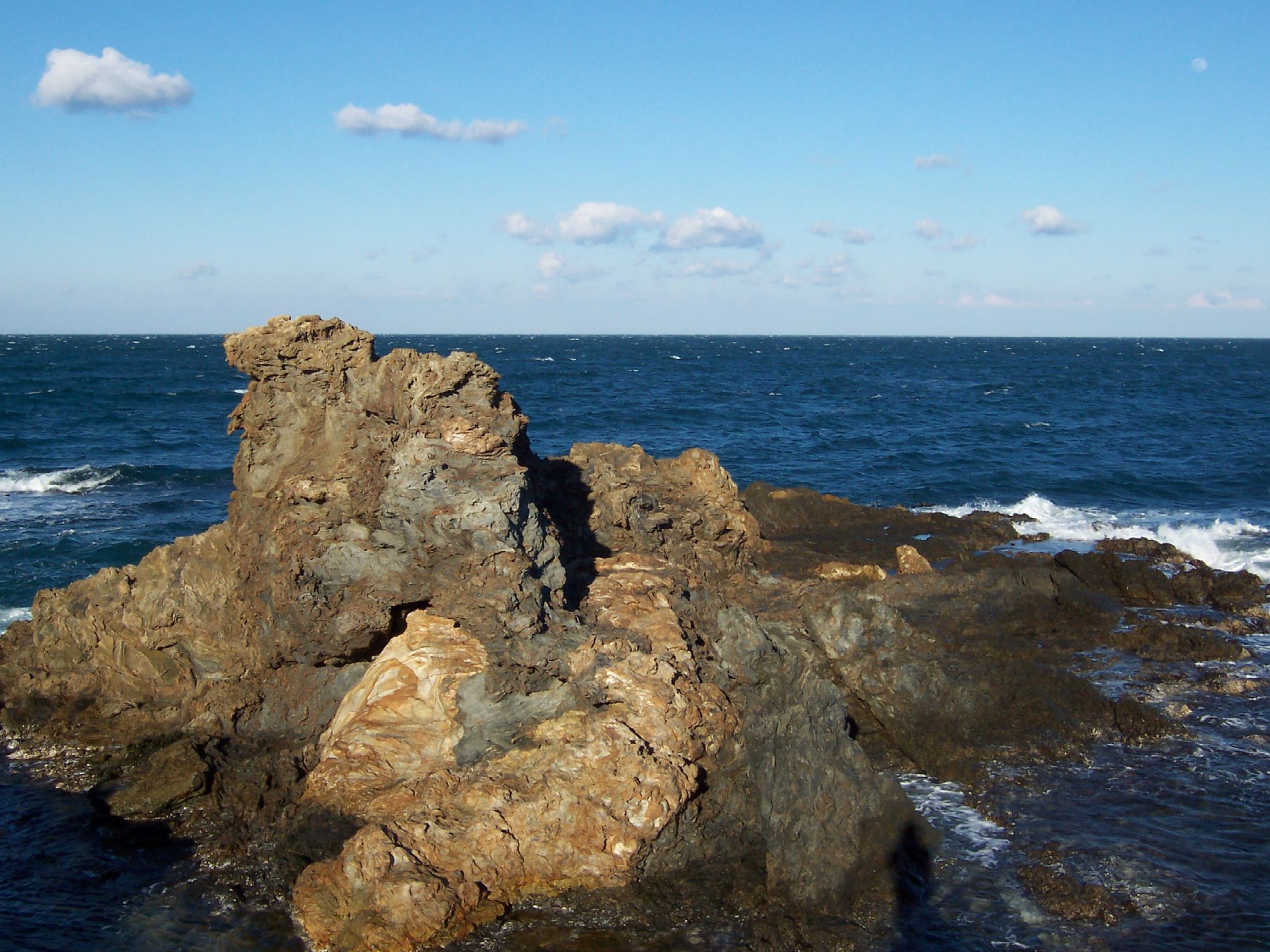 Fonds d'cran Nature Mers - Ocans - Plages Rocher