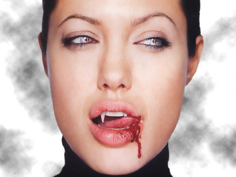 Fonds d'cran Clbrits Femme Angelina Jolie Vampire Jolie