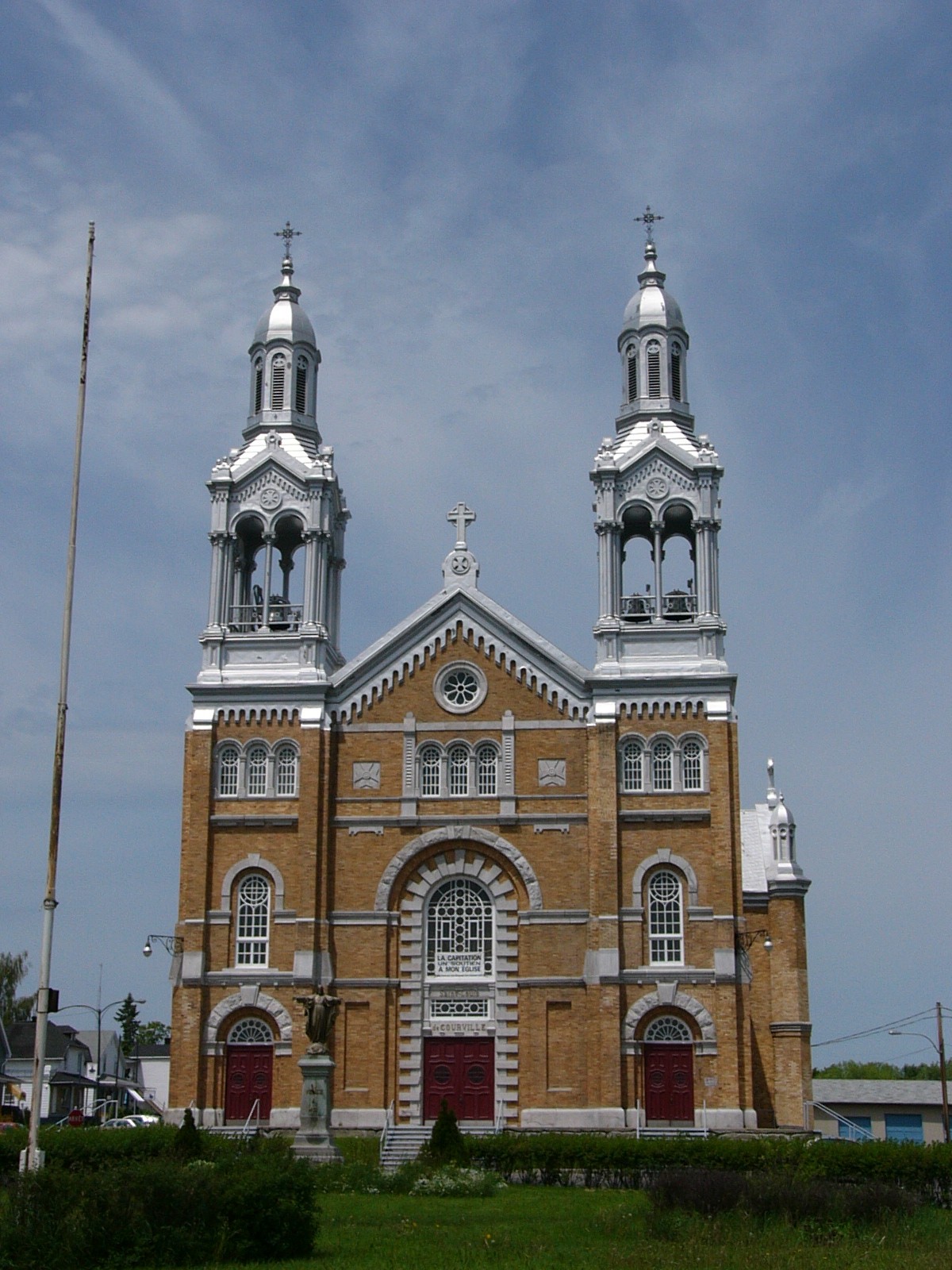 Fonds d'cran Constructions et architecture Edifices Religieux glise Courville