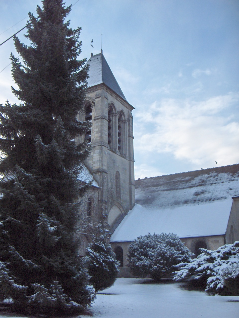 Fonds d'cran Constructions et architecture Edifices Religieux Eglise de Saint brice sous la neige