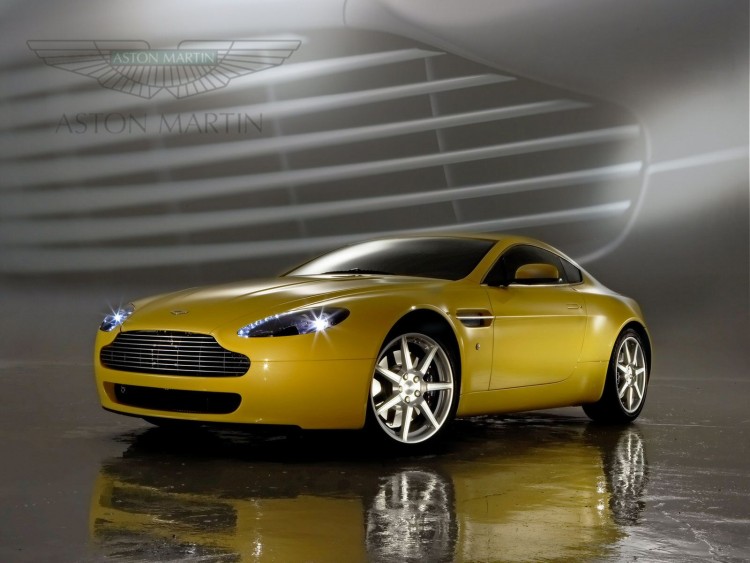 Fonds d'cran Voitures Aston Martin Aston Martin Vantage V8 Jaune