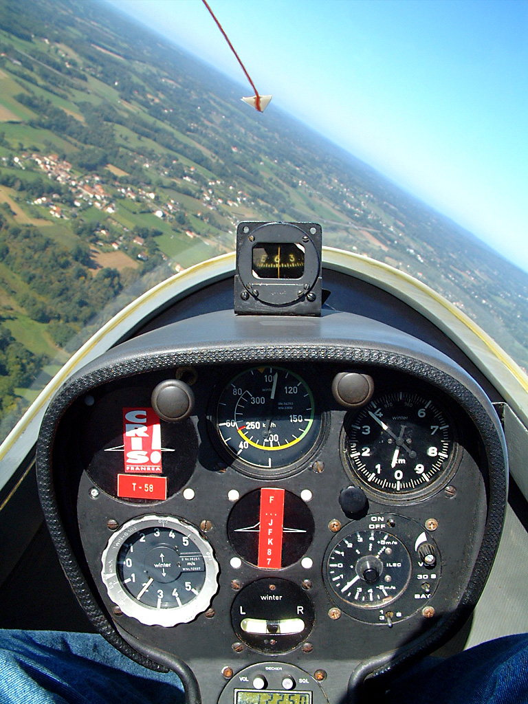 Fonds d'cran Avions Divers Planeur au dessus de la Haute-Vienne