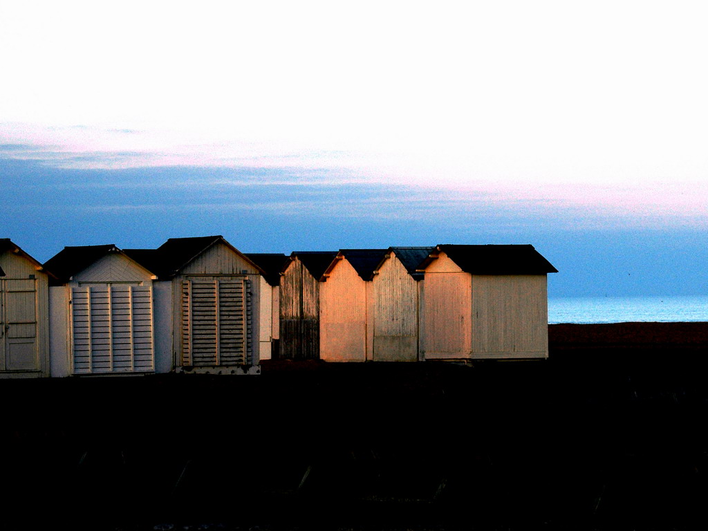 Fonds d'cran Nature Mers - Ocans - Plages cabanes de plage a ouistreham normandie