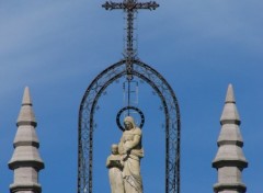 Fonds d'cran Constructions et architecture Statue et Croix