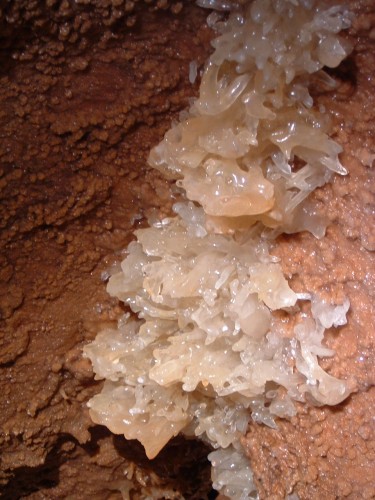 Fonds d'cran Nature Cavernes - Grottes dans la grotte de lacave