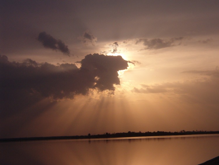 Fonds d'cran Nature Couchers et levers de Soleil Coucher de soleil sur le lac Mihailesti, Roumanie