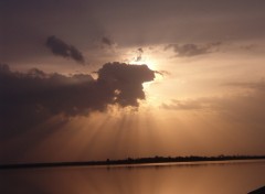 Fonds d'cran Nature Coucher de soleil sur le lac Mihailesti, Roumanie