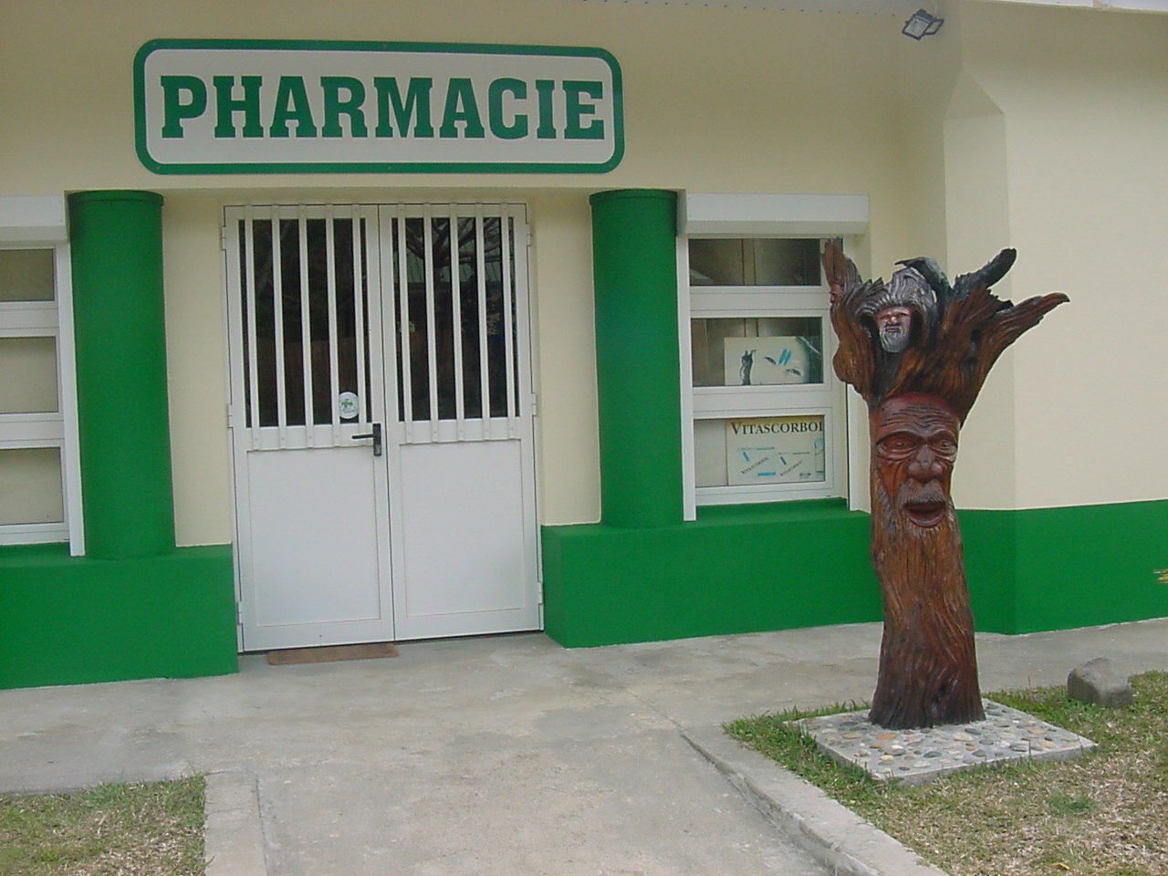 Fonds d'cran Voyages : Ocanie Nouvelle Caldonie Pharmacie de Ponriouen