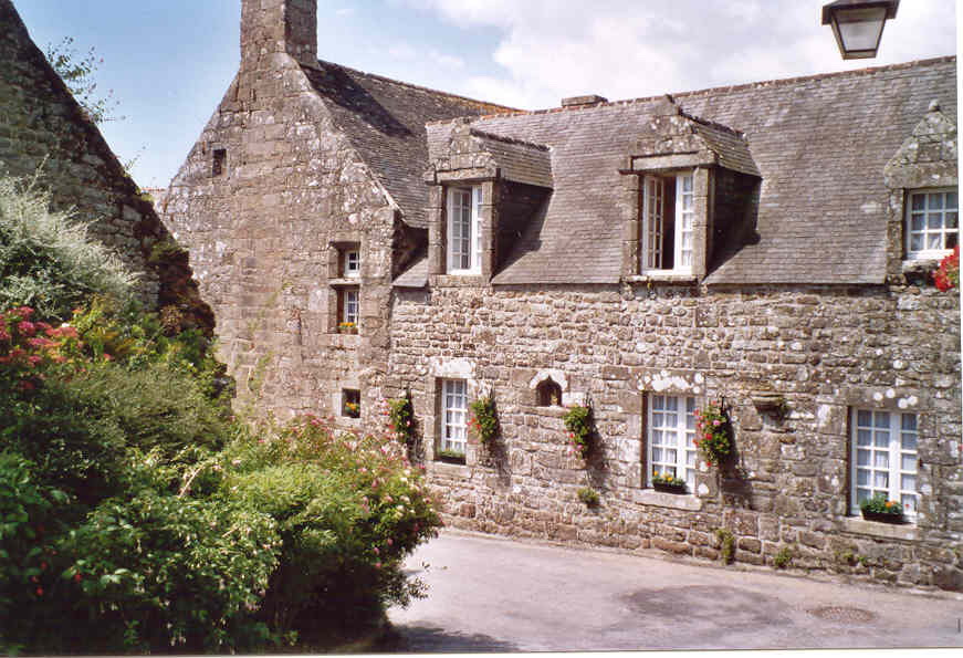 Wallpapers Constructions and architecture Houses Locronan en Bretagne pure merveille