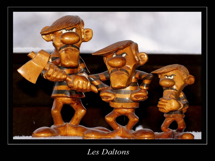 Wallpapers Objects Statues - Sculptures Les Daltons