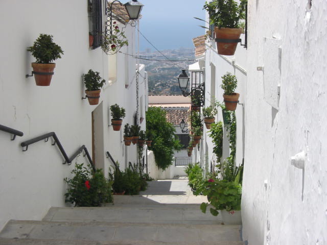 Fonds d'cran Voyages : Europe Espagne Une rue de Mijas (Andalousie)