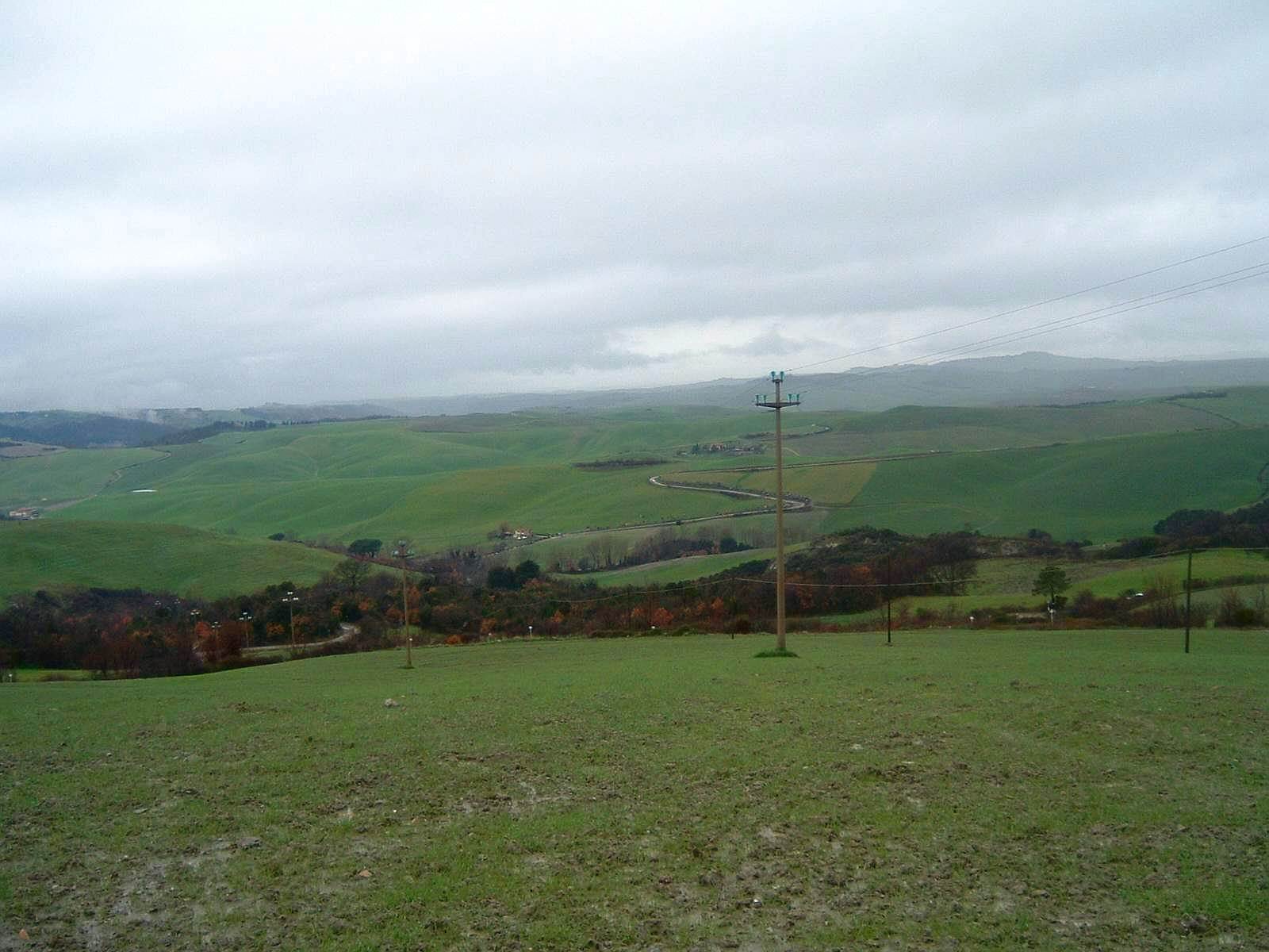 Wallpapers Nature Landscapes Le mauvais temps et l'hache nuageuse sur la valle verte